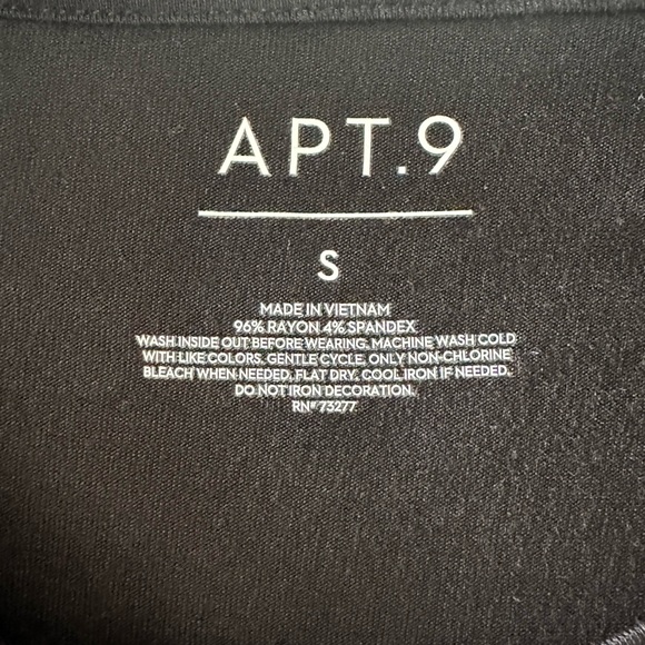 Apt. 9 Black Top with Geometric Accents NWOT - Picture 5 of 5